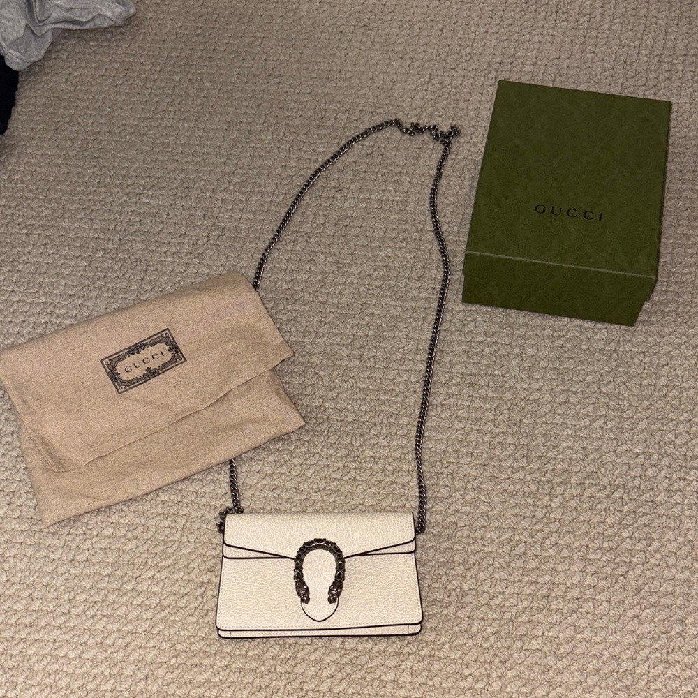 Gucci Cream Crossbody Bag with Chain Strap
